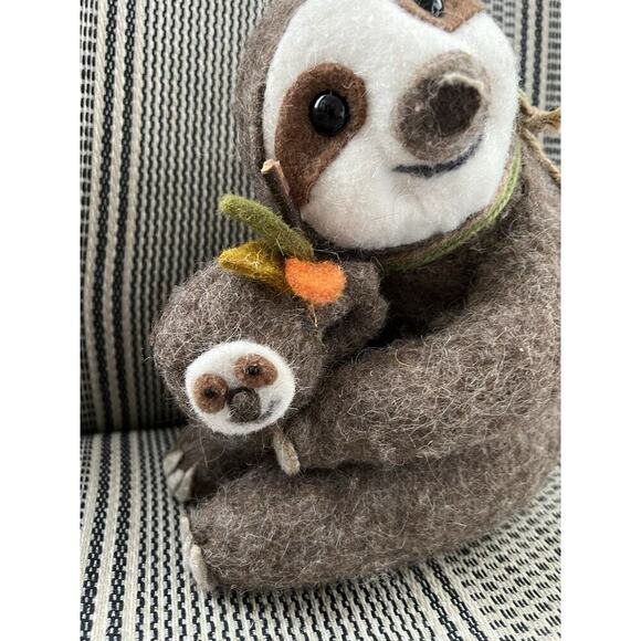 Goat and Goose Harvest Collection 3-Toed Sloth and Baby Brown Figures 9.25” - Picture 4 of 8